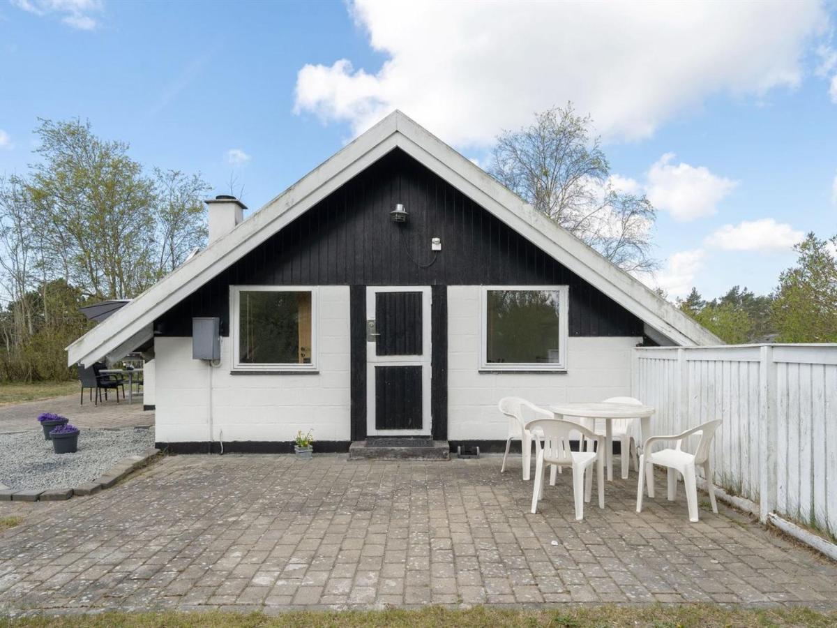 Holiday Home Arnfin - 160M From The Sea In Lolland- Falster And Mon By Interhome Rodby Exterior photo